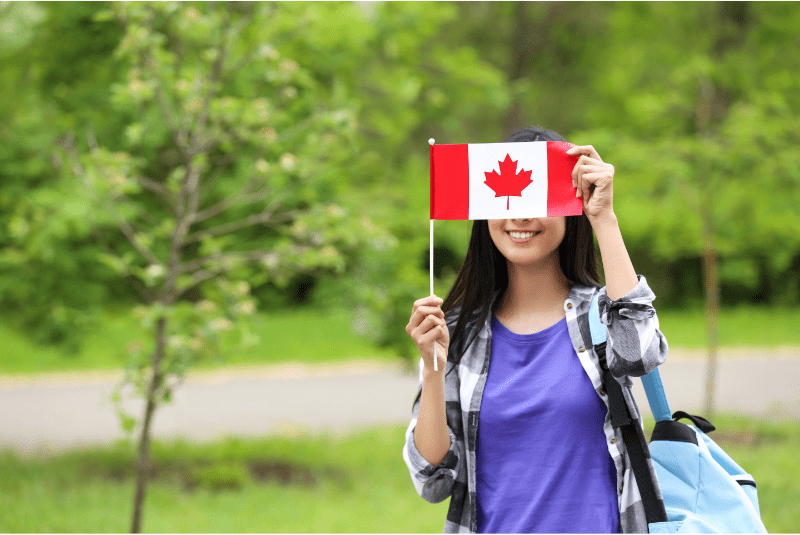 Canada siết chặt việc cấp visa du học cho sinh viên