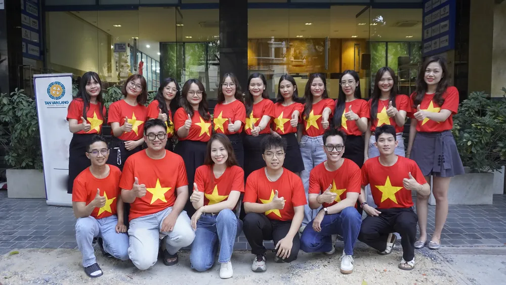 TÂN VĂN LANG HÒA CHUNG KHÔNG KHÍ KỶ NIỆM 50 NĂM GIẢI PHÓNG MIỀN NAM – THỐNG NHẤT ĐẤT NƯỚC