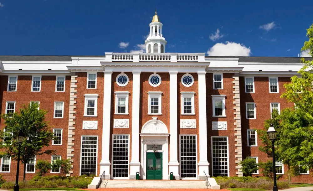 Mỹ cấm Harvard tuyển sinh quốc tế: Du học sinh hoang mang, visa Mỹ ngày càng khó?