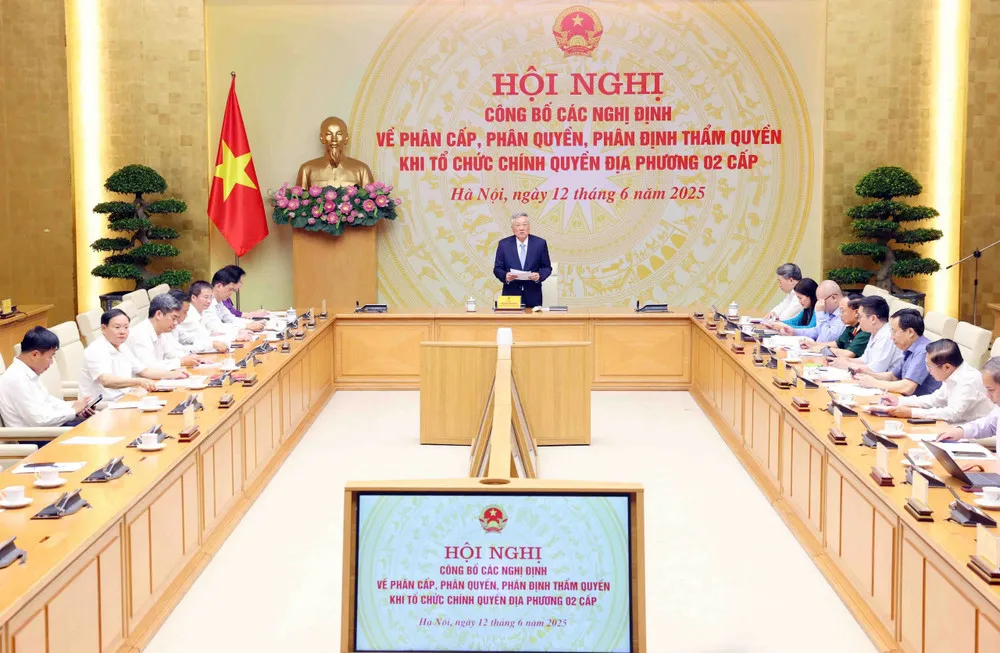 Từ 01/7/2025, UBND cấp tỉnh sẽ cấp giấy phép lao động cho người nước ngoài
