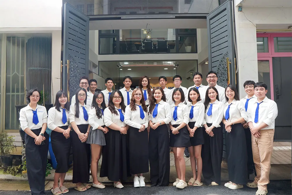 Đội ngũ Tân Văn Lang